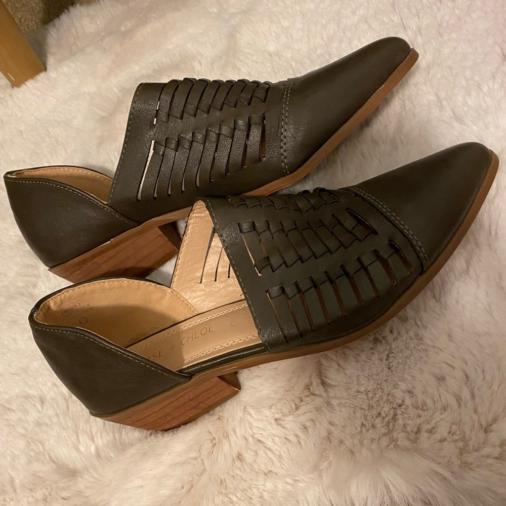 Chase + Chloe chunky heel in olive green